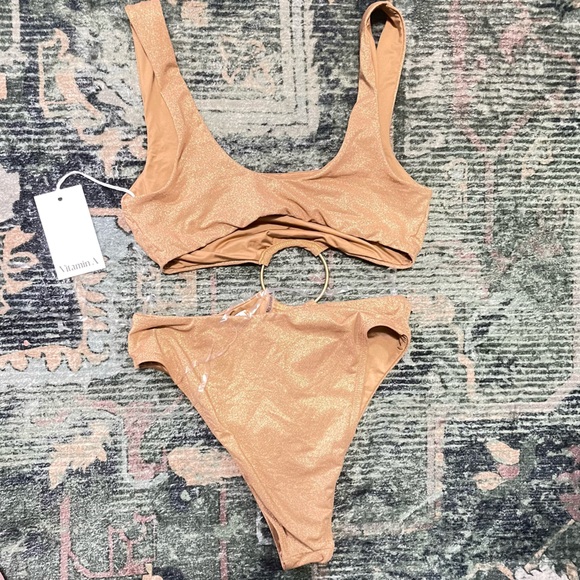 Vitamins A The Icon One‎ Piece - Golden Glow Metallic Size M - Picture 12 of 16